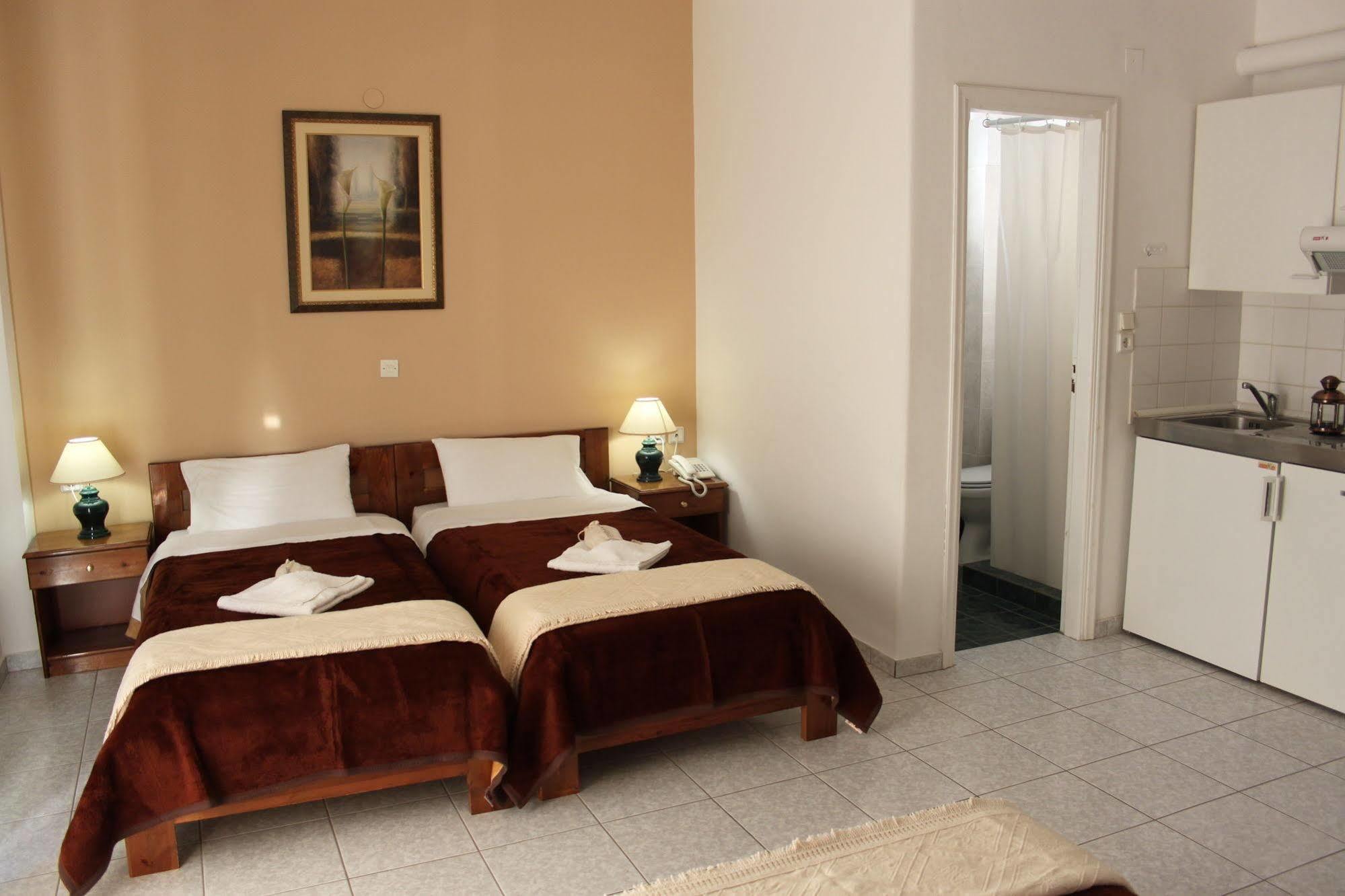 123 Armonia Studios Loutra Edipsou  Luaran gambar
